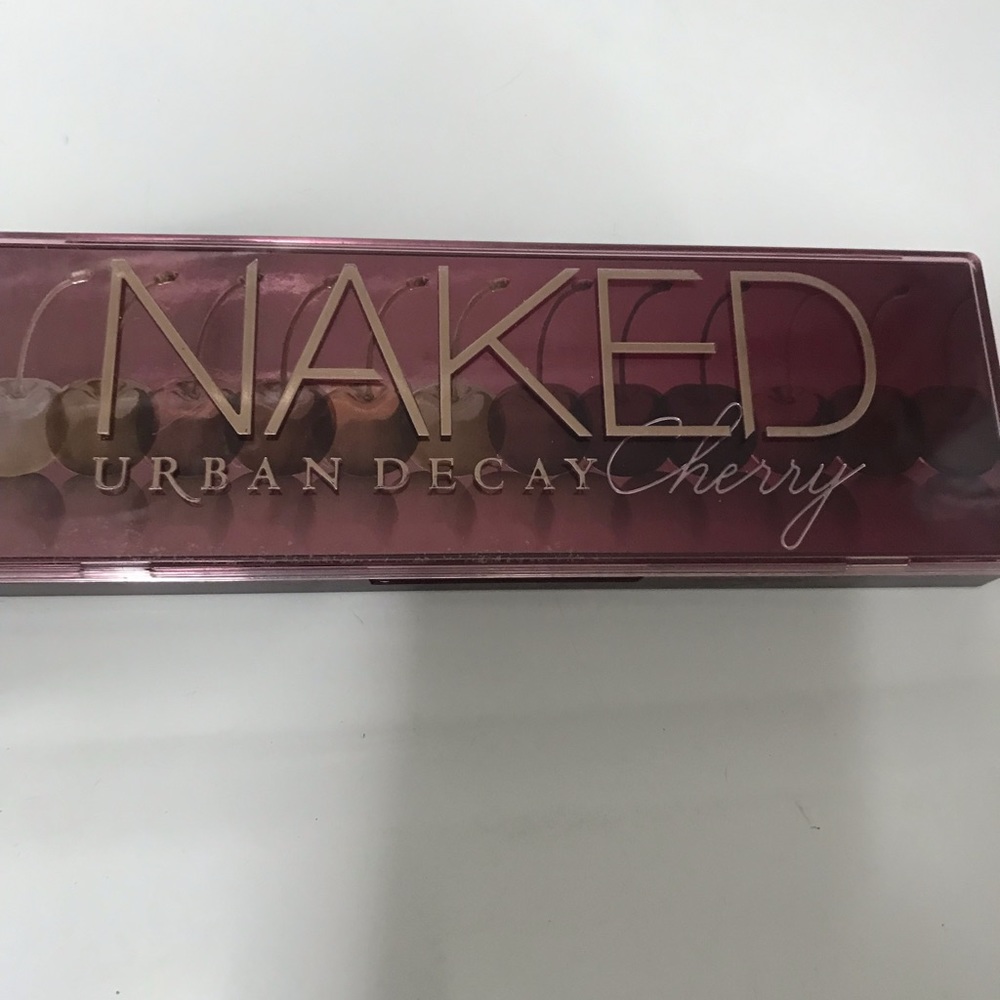 Urban Decay Naked Cherry palette